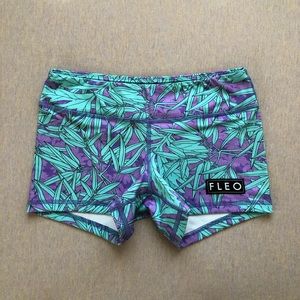Fleo leaf me be 3.25 shorts
